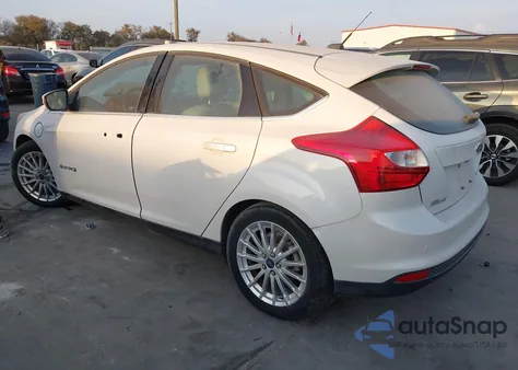 2013 Ford Focus Electric z USA, uszkodzony, nr VIN 1FADP3R42DL126018